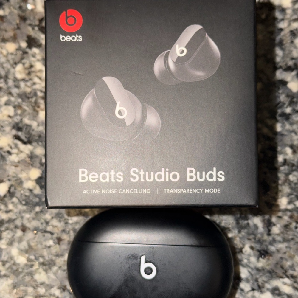 Beats Studio Buds - Black (new, works perfectly)